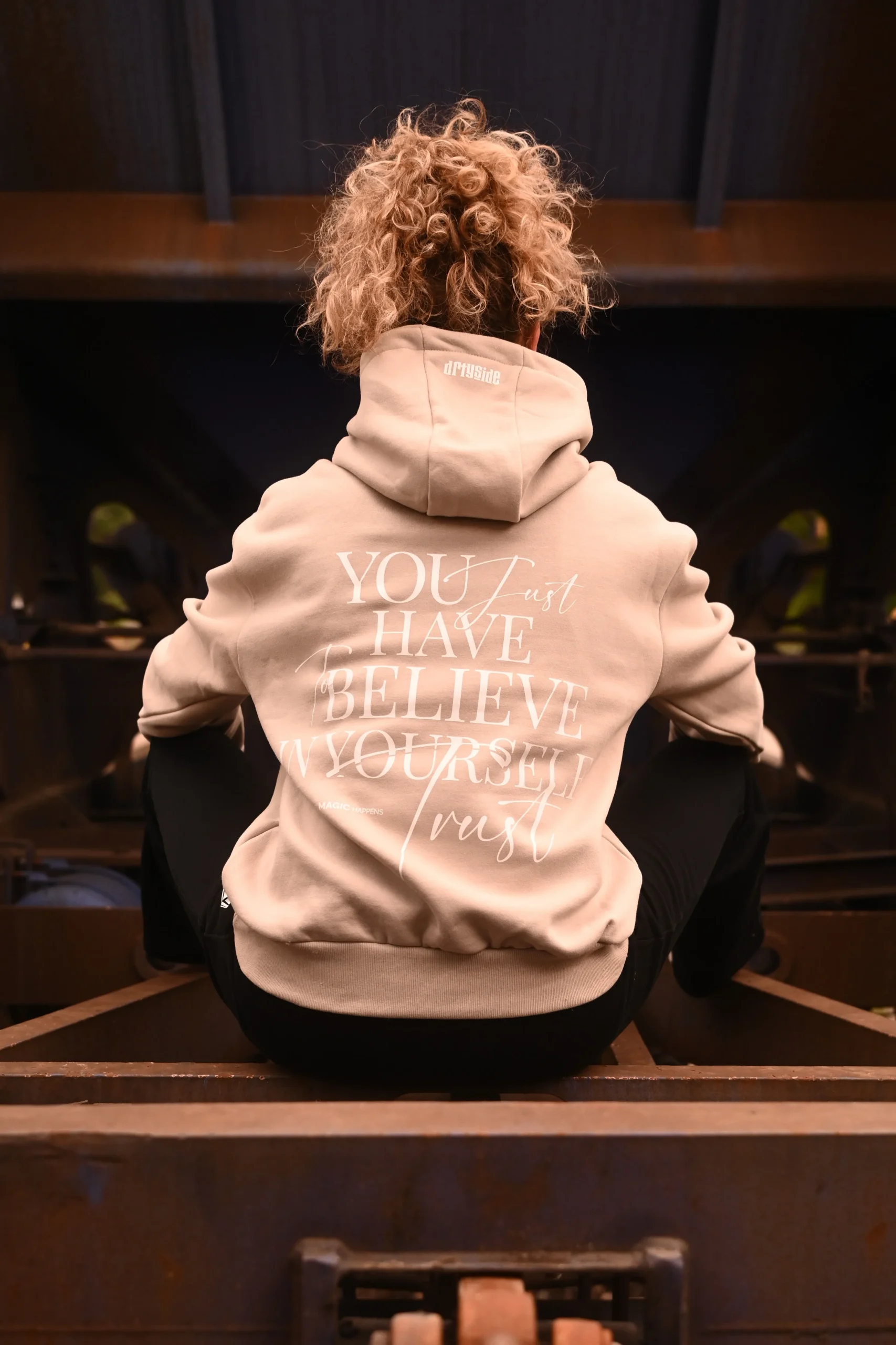 OVERSIZED HOODIE - TRUST THE MAGIC – Bild 7