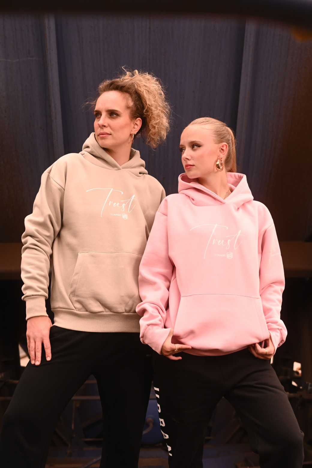 OVERSIZED HOODIE - TRUST THE MAGIC – Bild 8