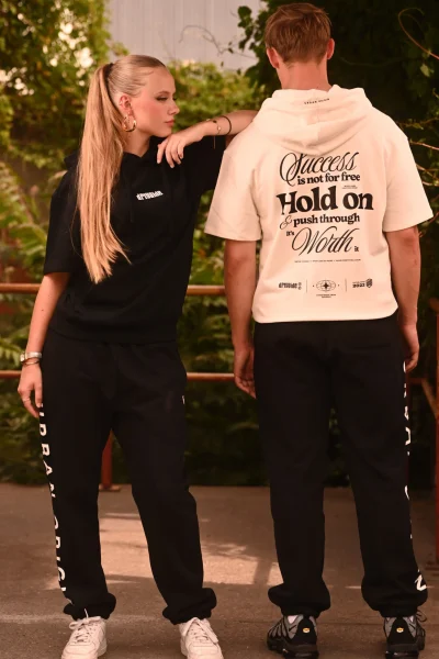 KAPUZEN SWEATSHIRT - KURZARM