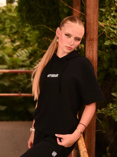 KAPUZEN SWEATSHIRT - KURZARM